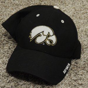 Iowa Hawkeyes Vintage 90s Strapback Hat Cap Twins Ent